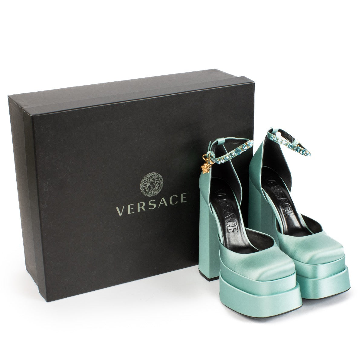 shop 100% authentic second hand Versace Medusa Aevitas Blue Platform Pumps - Size 38 on Labellov.com