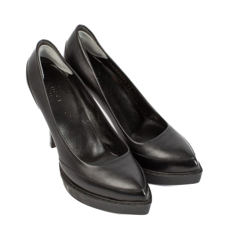 Shop safe online at Labellov in Antwerp, Brussels and Knokke this 100% authentic second hand Gucci Black Platform Heels - Size 37