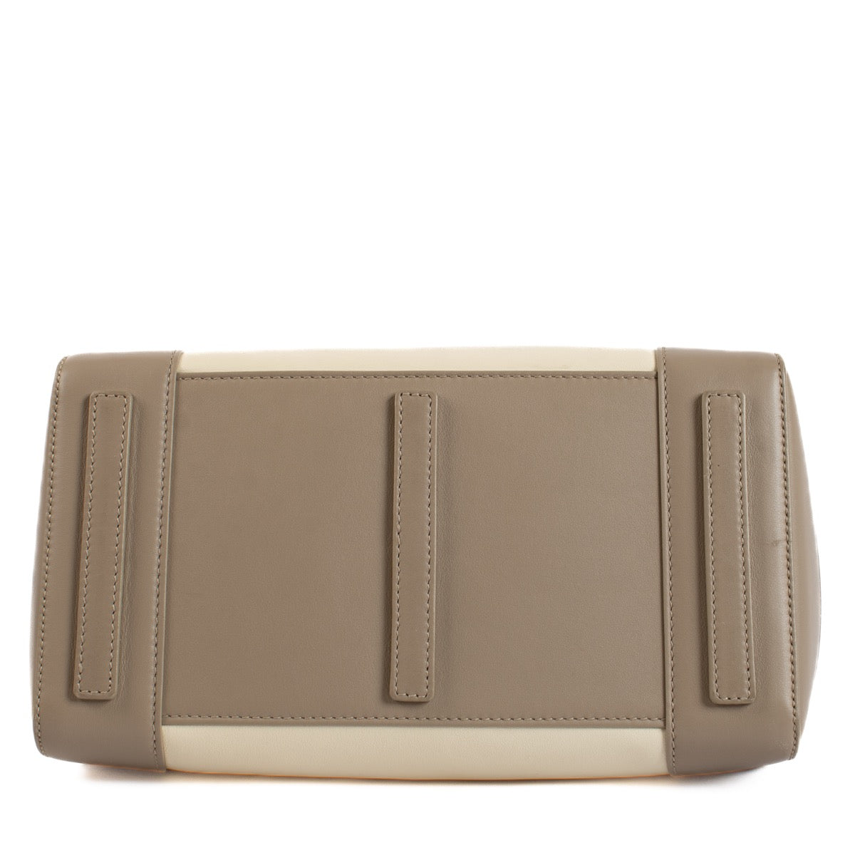 Shop safe online at Labellov in Antwerp, Brussels and Knokke this 100% authentic second hand Ralph Lauren Bicolor Leather Soft Ricky 33 Top Handle