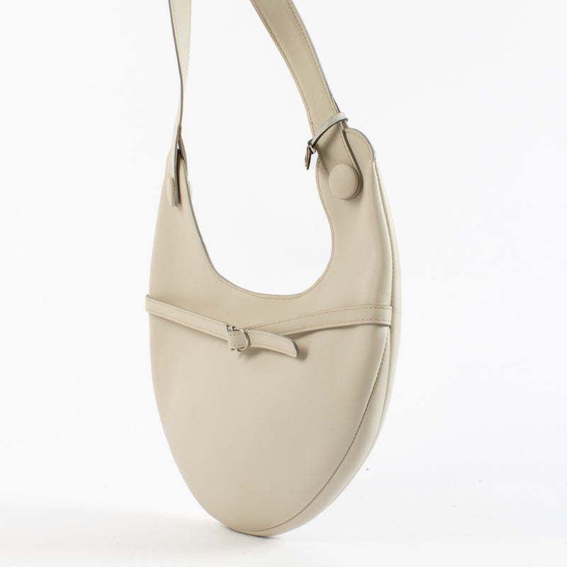 Authentic Second Hand Delvaux White Railway Shoulder bag on Labellov.com