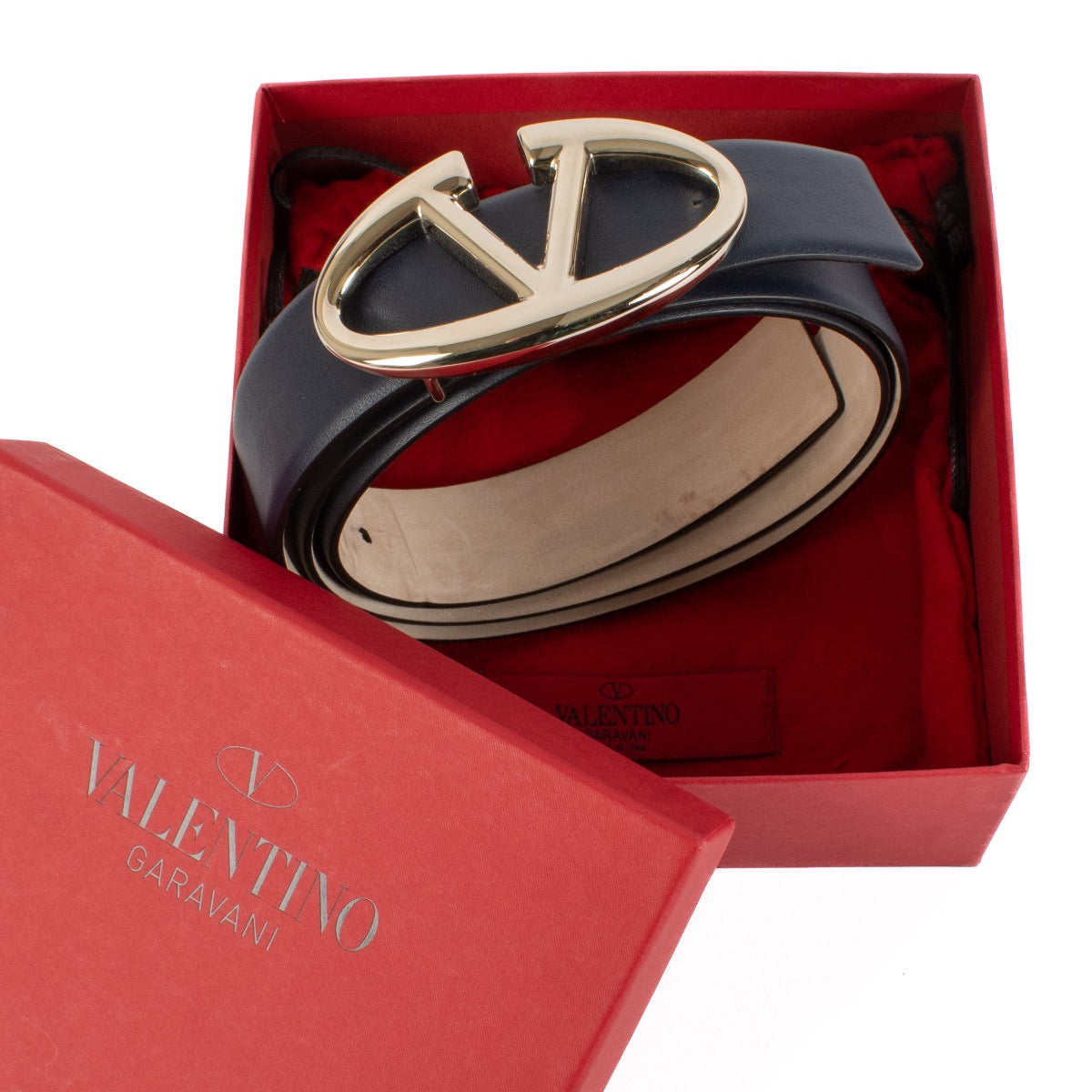 Shop safe online at Labellov in Antwerp, Brussels and Knokke this 100% authentic secondhand Valentino Garavani Navy Blue Belt - size 85