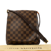 Shop safe online at Labellov in Antwerp and Knokke this 100% authentic second hand Louis Vuitton Salsa Musette Damier Ebene Crossbody Bag