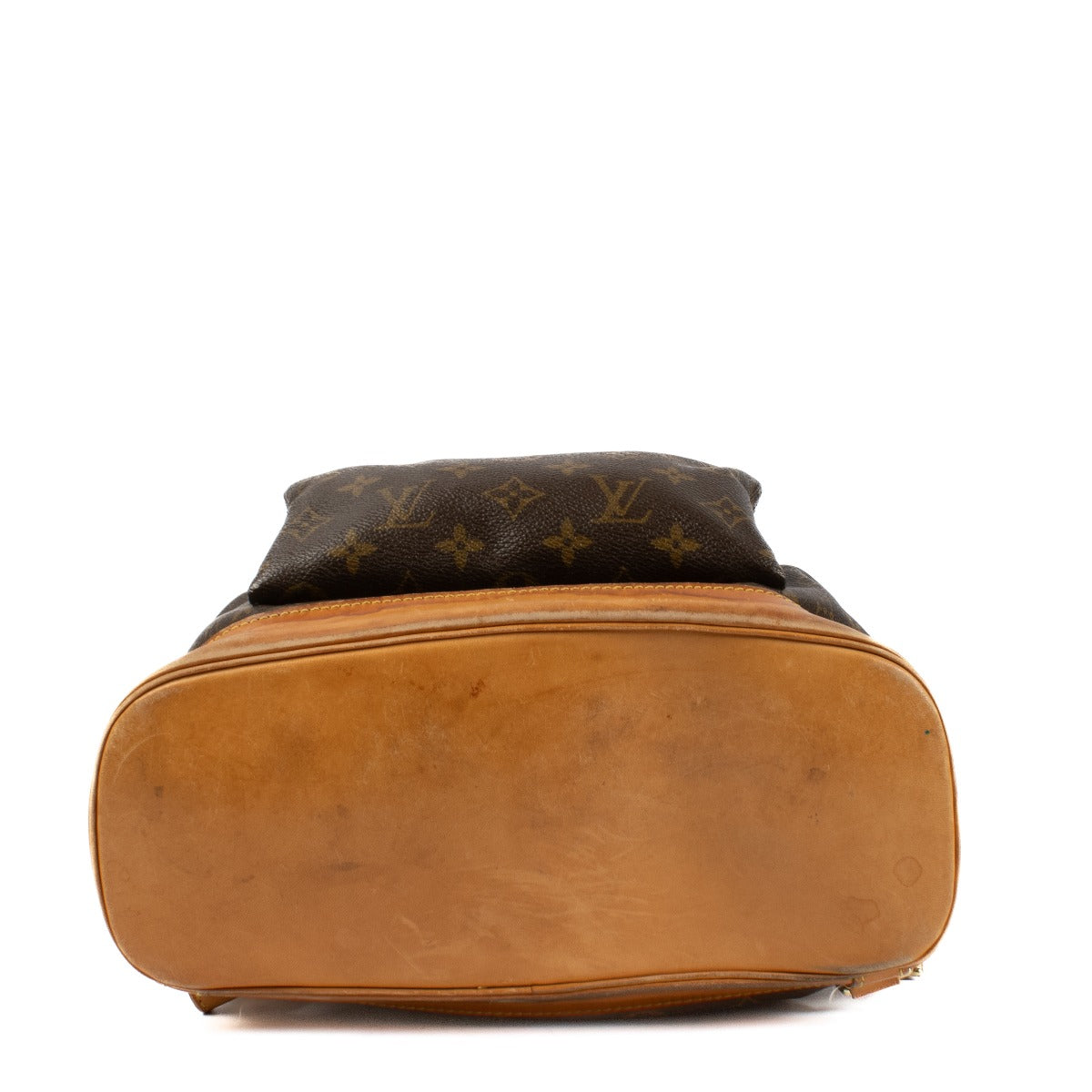 Shop safe online at Labellov in Antwerp and Knokke this 100% authentic second hand Louis Vuitton Monogram Montsouris Backpack