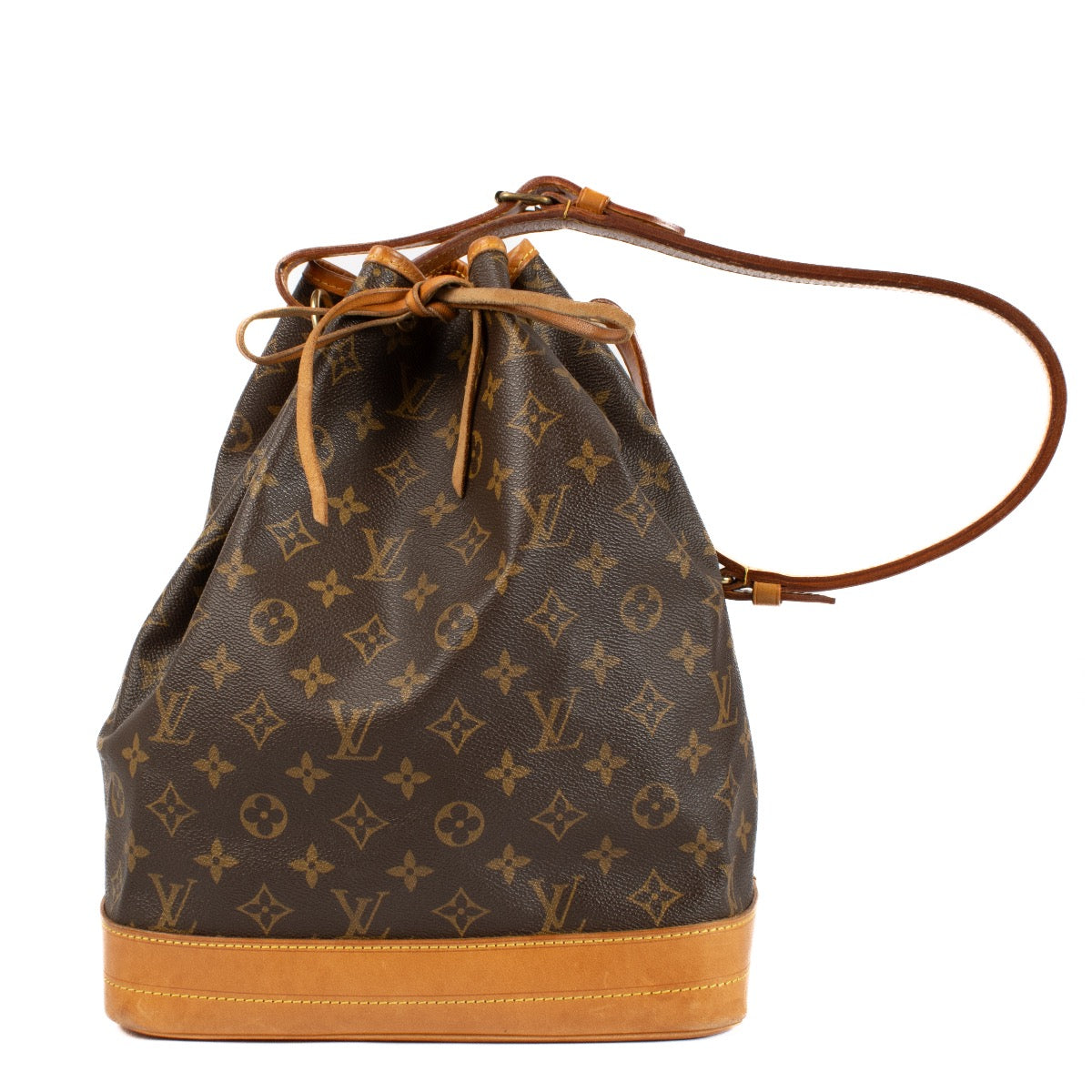 Shop safe online at Labellov in Antwerp, Brussels and Knokke this 100% authentic second hand Louis Vuitton Monogram Canvas Noé Shoulder Bag
