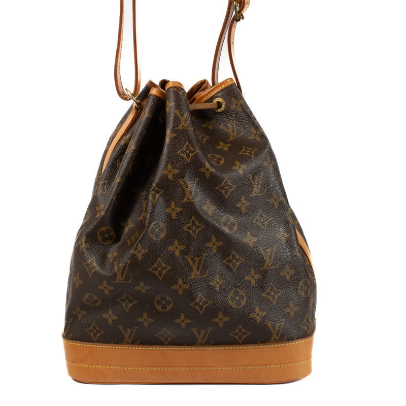 Shop safe online at Labellov in Antwerp, Brussels and Knokke this 100% authentic second hand Louis Vuitton Monogram Canvas Noé Shoulder Bag