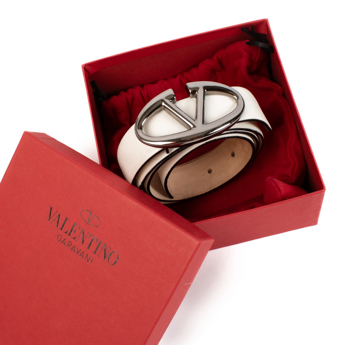 Shop safe online at Labellov in Antwerp and Knokke this 100% authentic second hand Valentino Garavani White Leather V Logo Belt - Size 85