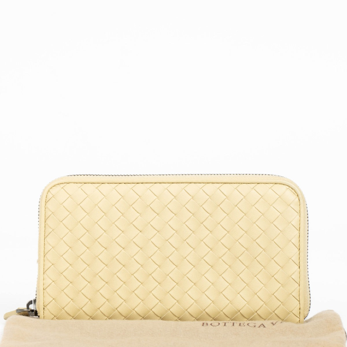 Shop this authentic Bottega Veneta Beige Intrecciato Zip Around pre-loved on Labellov.com