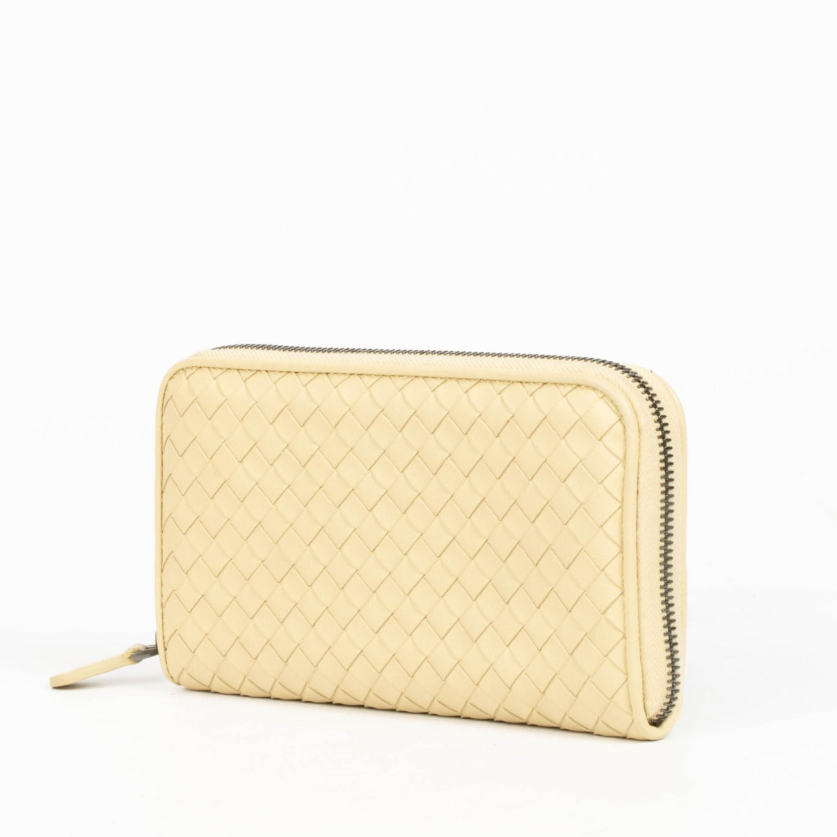 Shop this authentic Bottega Veneta Beige Intrecciato Zip Around pre-loved on Labellov.com