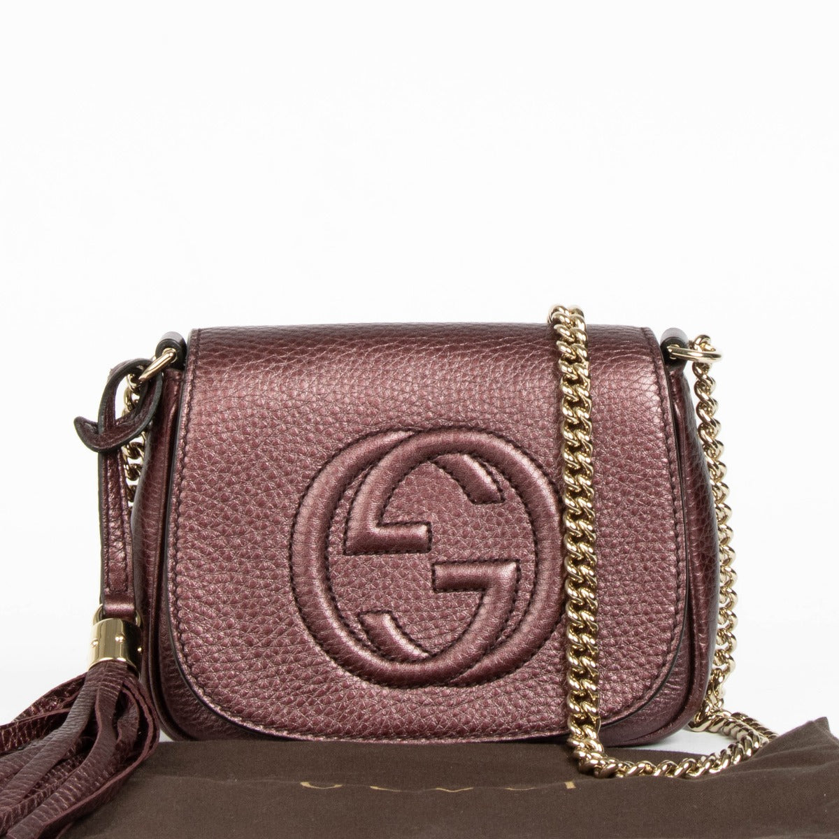 Shop this authentic Gucci Metallic Pink Soho Crossbody Bag pre-loved on Labellov.com