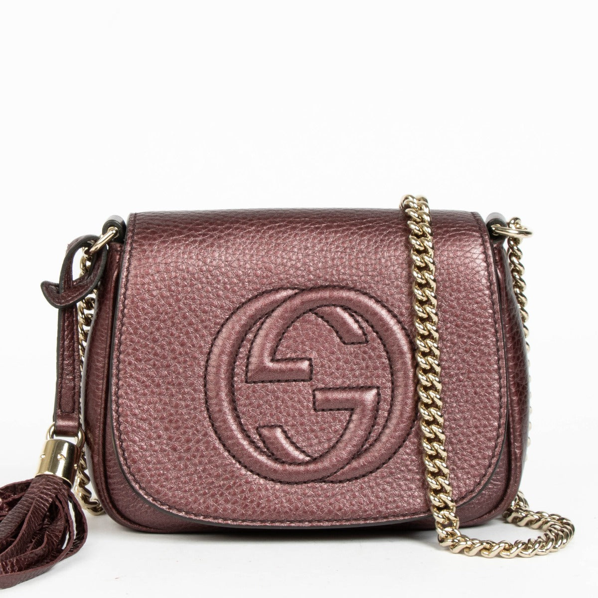 Shop this authentic Gucci Metallic Pink Soho Crossbody Bag pre-loved on Labellov.com