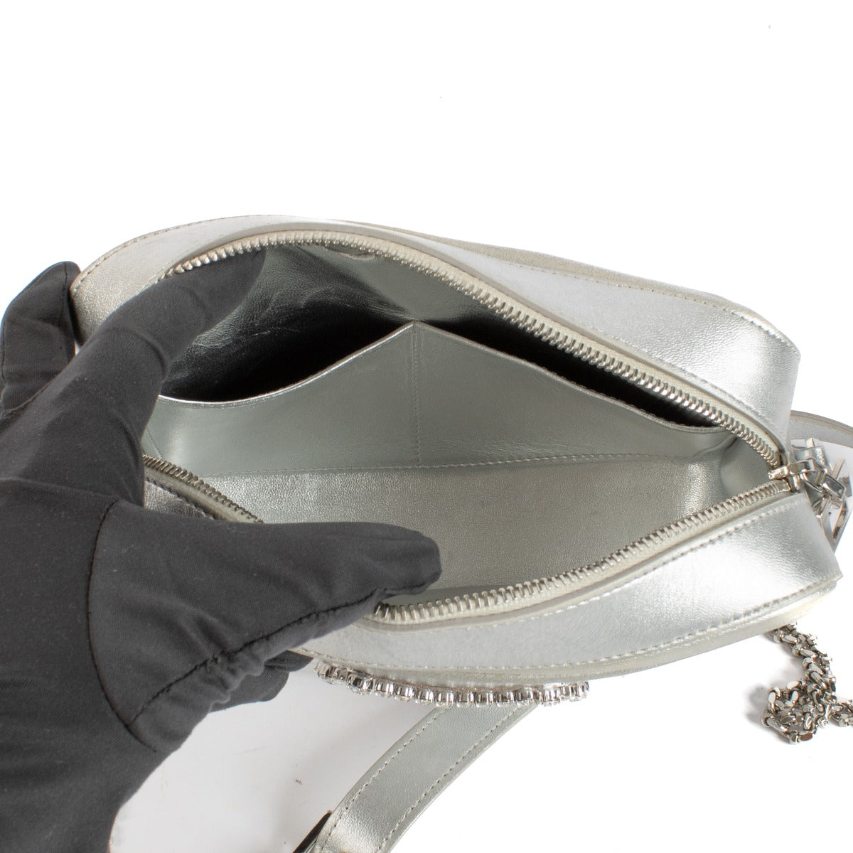 Sac appareil photo Roger Vivier en cuir argenté à boucle en cristal