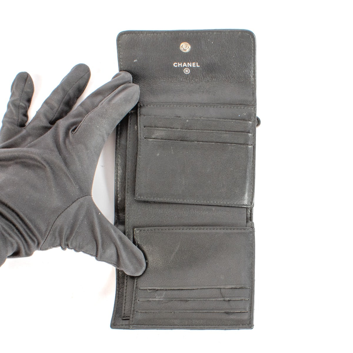 Portefeuille à rabat Chanel Boy petit modèle en veau noir