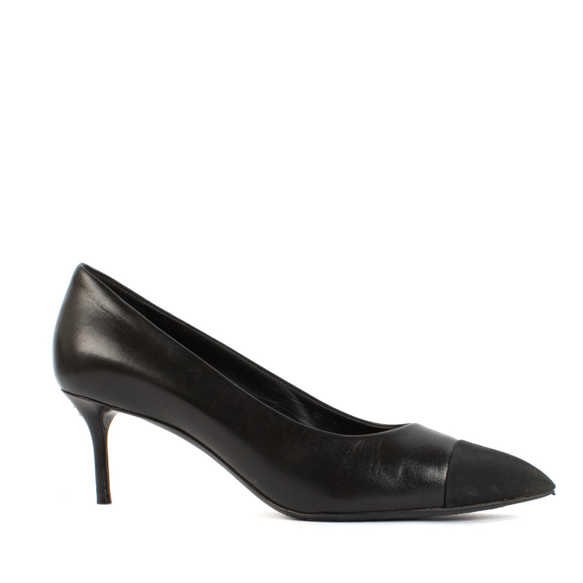 Escarpins Chanel 16A en agneau noir à bout pointu - Taille 39 1/2