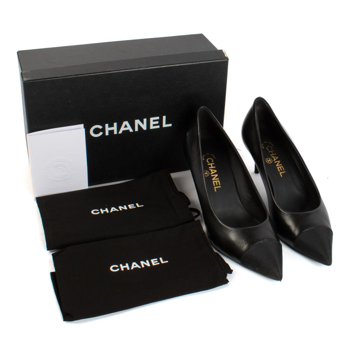 Escarpins Chanel 16A en agneau noir à bout pointu - Taille 39 1/2
