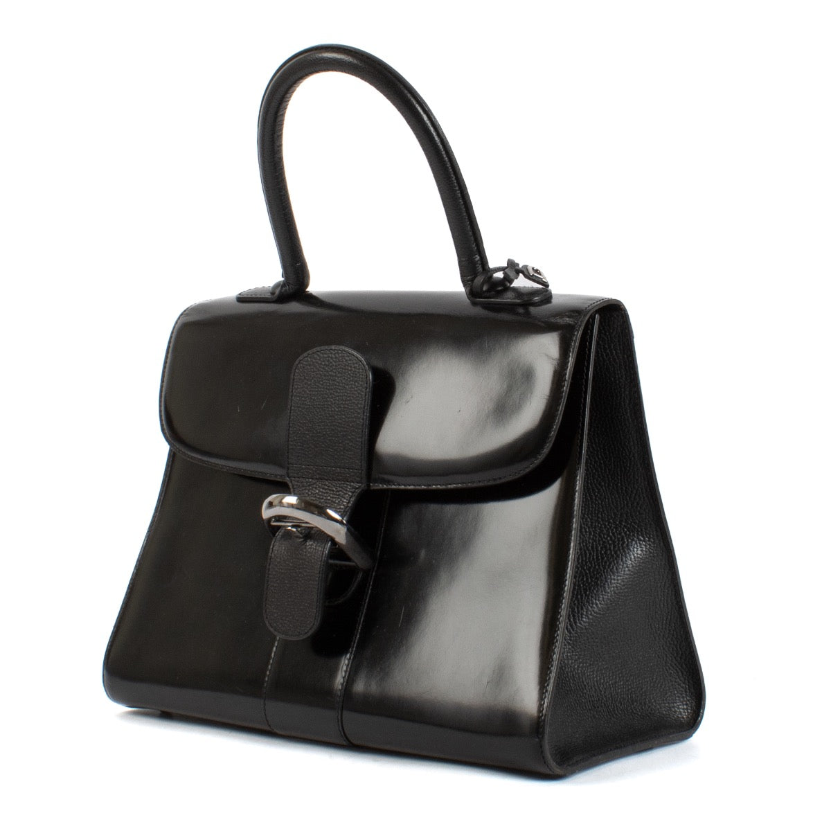 Shop safe online at Labellov in Antwerp, Brussels and Knokke this 100% authentic second hand Delvaux Black Magic Brillant MM