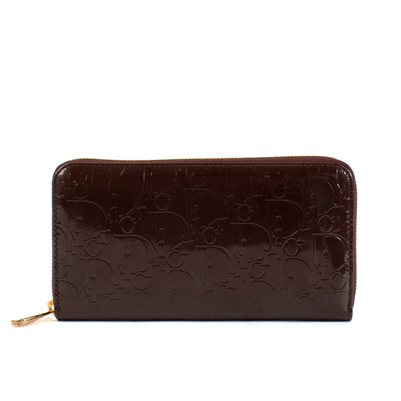 Shop safe online at Labellov in Antwerp, Brussels and Knokke this 100% authentic second hand Christian Dior Burgundy Monogram Patent Leather Wallet