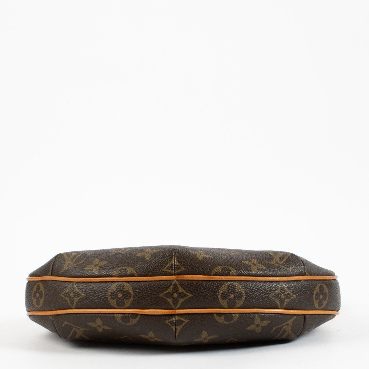shop 100% authentic second hand Louis Vuitton Monogram Croissant PM on Labellov.com