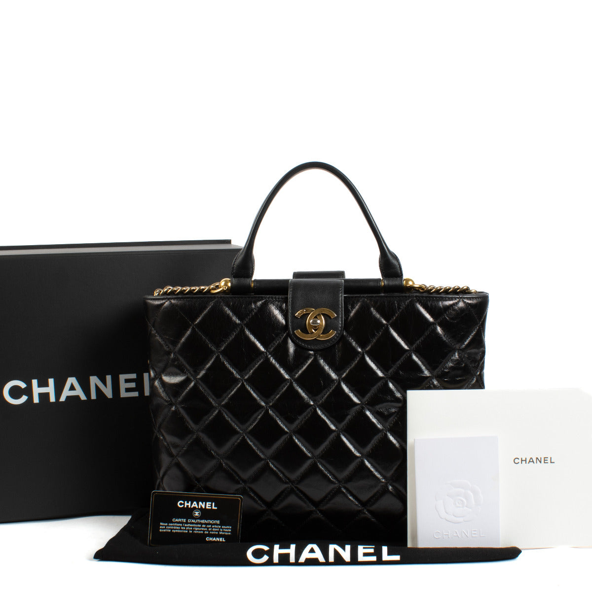 Chanel Gold Bar Quilted Shopping Tote Bag aan de beste prijs bij Labellov tweedehands luxe