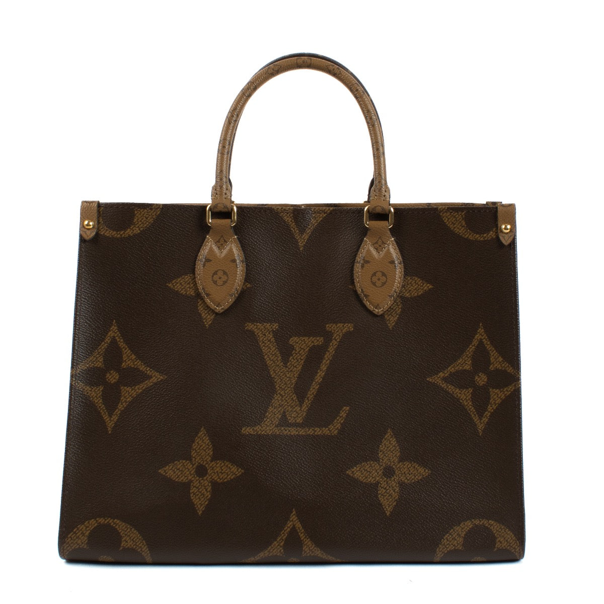 Shop safe online at Labellov in Antwerp, Brussels and Knokke this 100% authentic second hand Louis Vuitton Monogram Canvas OnTheGo MM