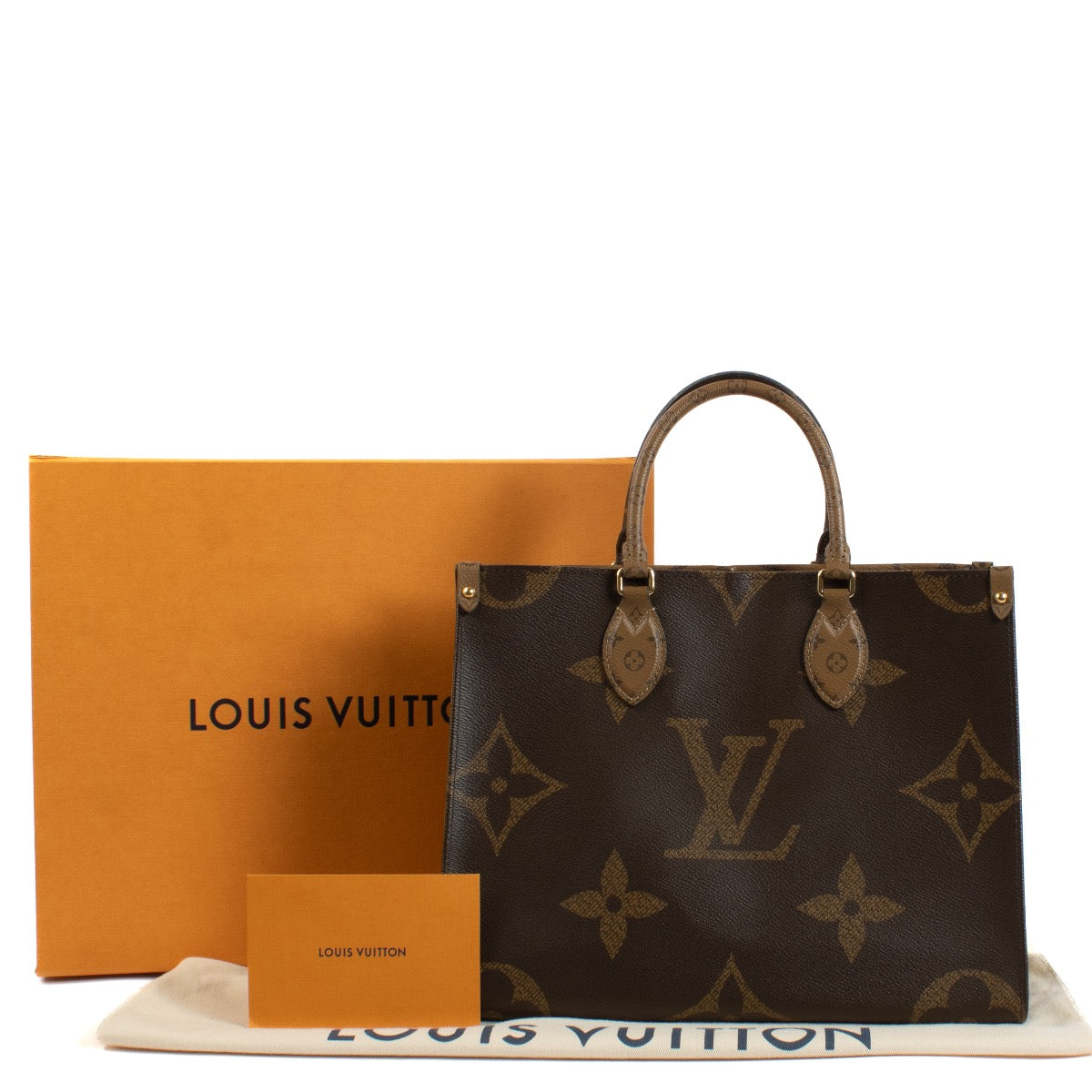 Shop safe online at Labellov in Antwerp, Brussels and Knokke this 100% authentic second hand Louis Vuitton Monogram Canvas OnTheGo MM