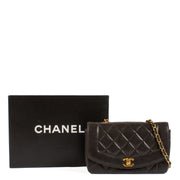Chanel Brown Lambskin Small Diana Flap Bag aan de beste prijs bij Labellov tweedehands luxe in Antwerpen en Knokke