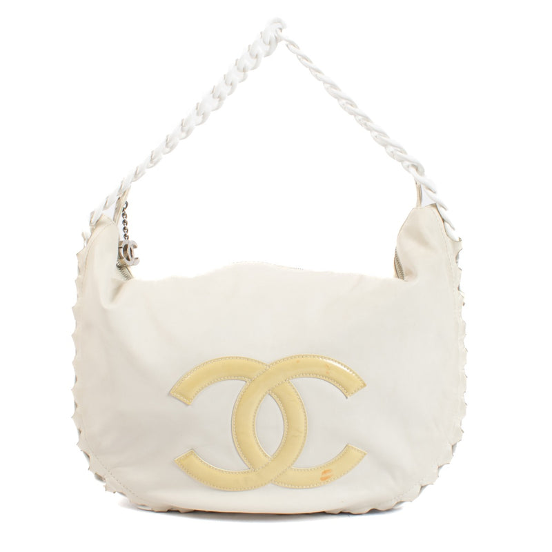 Shop safe online at Labellov in Antwerp, Brussels and Knokke this 100% authentic second hand Chanel White Calfskin Modern Chain Hobo Shoulder Bag