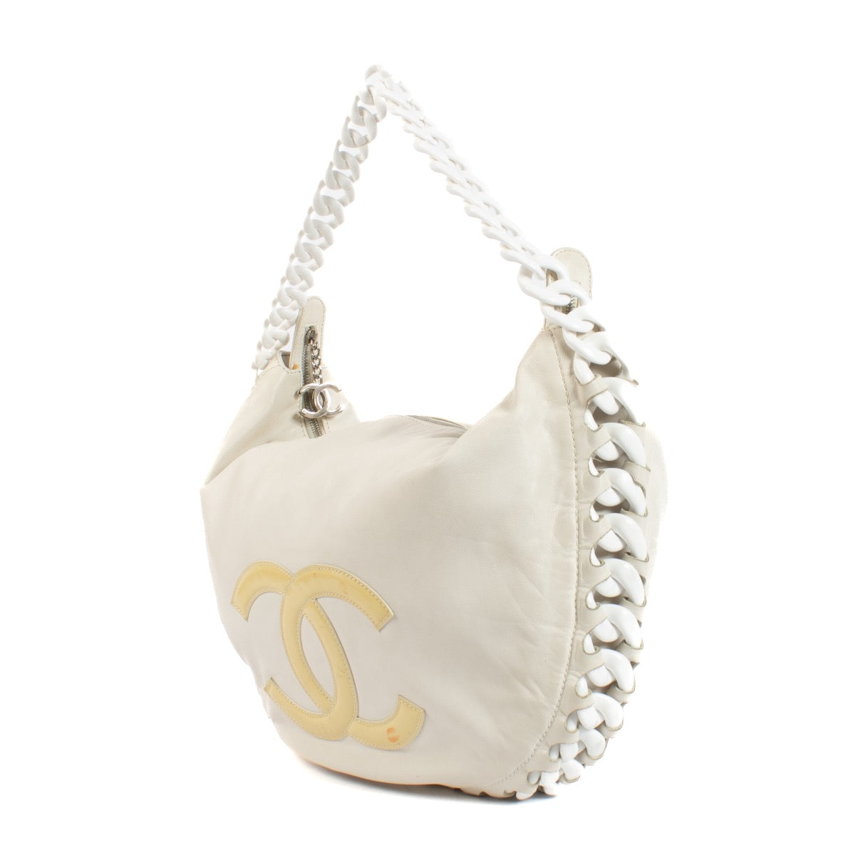 Shop safe online at Labellov in Antwerp, Brussels and Knokke this 100% authentic second hand Chanel White Calfskin Modern Chain Hobo Shoulder Bag