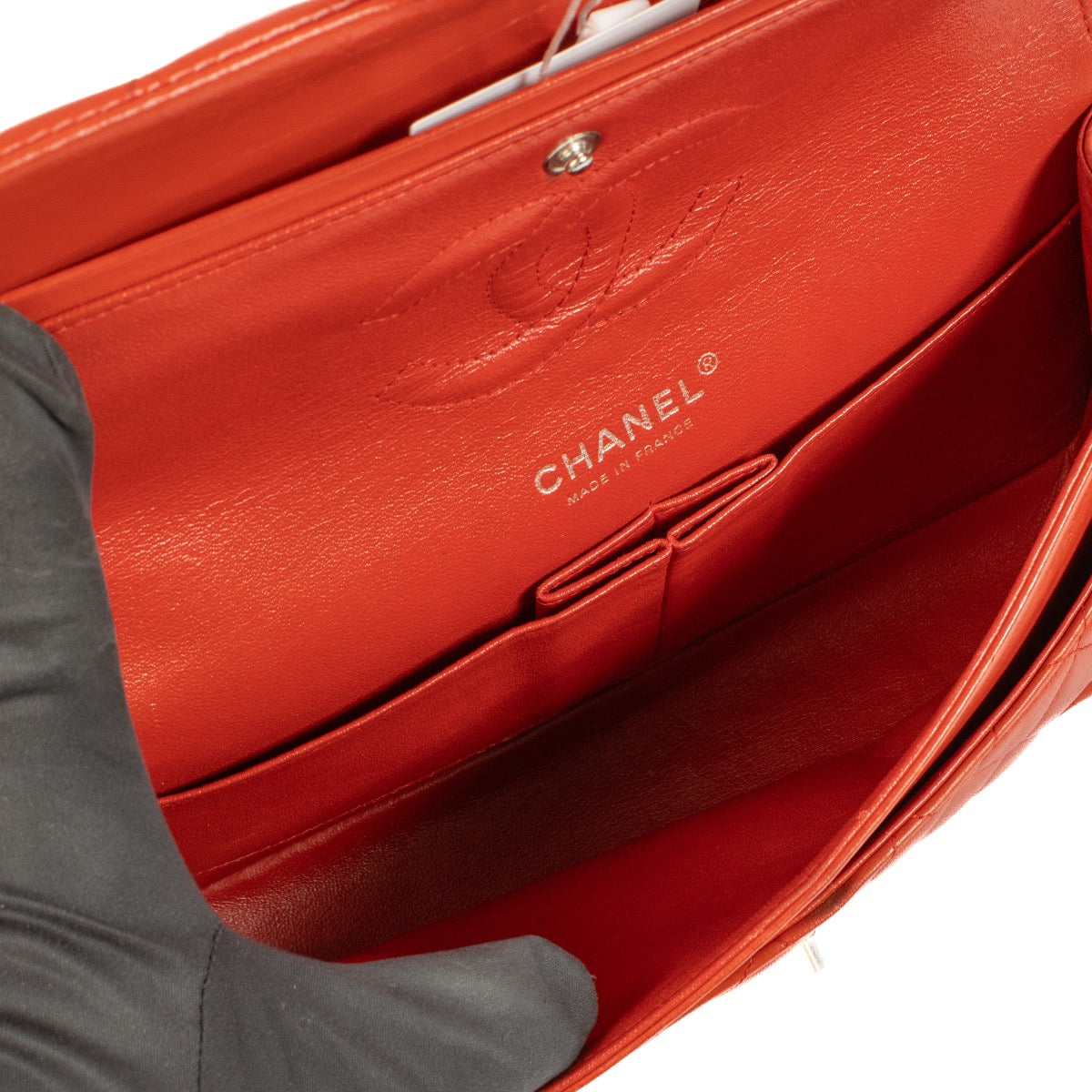 shop 100% authentic second hand chanel red medium Classic flap bag on Labellov.com