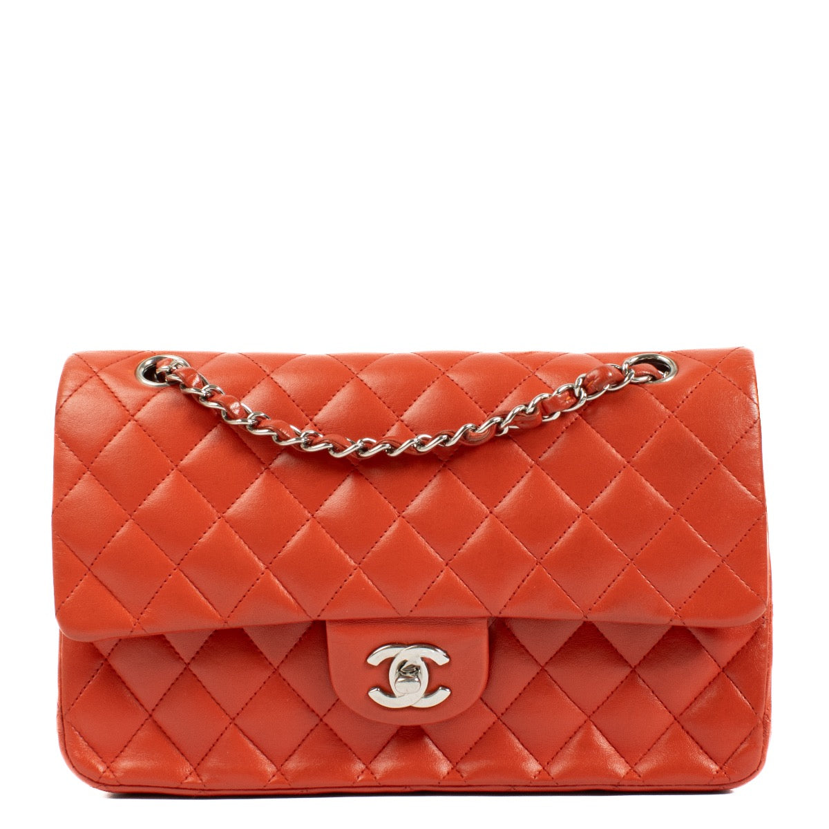 shop 100% authentic second hand chanel red medium Classic flap bag on Labellov.com