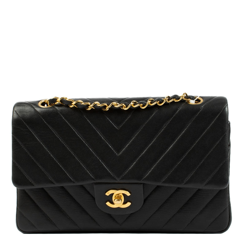 Shop 100% authentic secondhand Chanel Black Vintage Chevron Medium Classic Flap Bag on Labellov.com