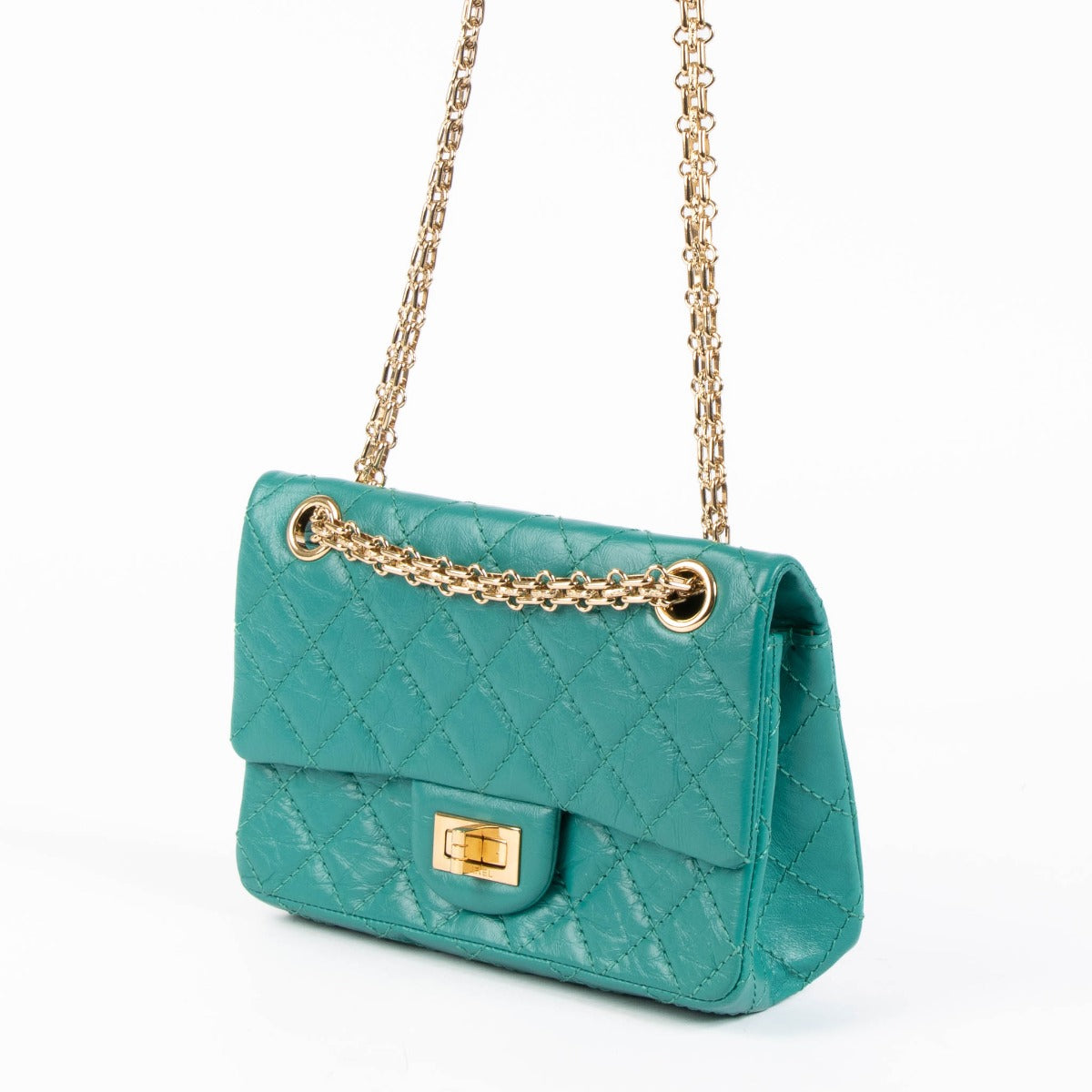 Shop this 100% authentic Chanel Emerald Quilted Aged Calfskin Reissue 2.55 Flap Bag at Labellov.com