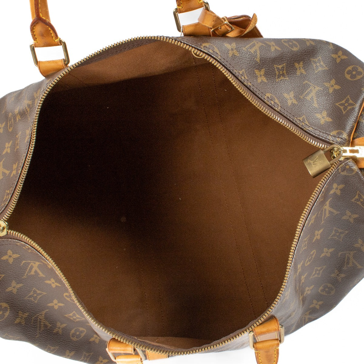 Shop safe online at Labellov in Antwerp, Brussels and Knokke this 100% authentic second hand Louis Vuitton Monogram Canvas Keepall 50.