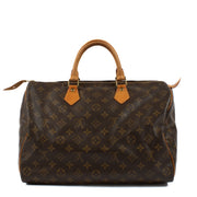Shop safe online at Labellov in Antwerp, Brussels and Knokke this 100% authentic second hand Louis Vuitton Monogram Canvas Speedy 35. Veilig online tweedehands authentieke Louis Vuitton Monogram Canvas Speedy 35 kopen bij Labellov.