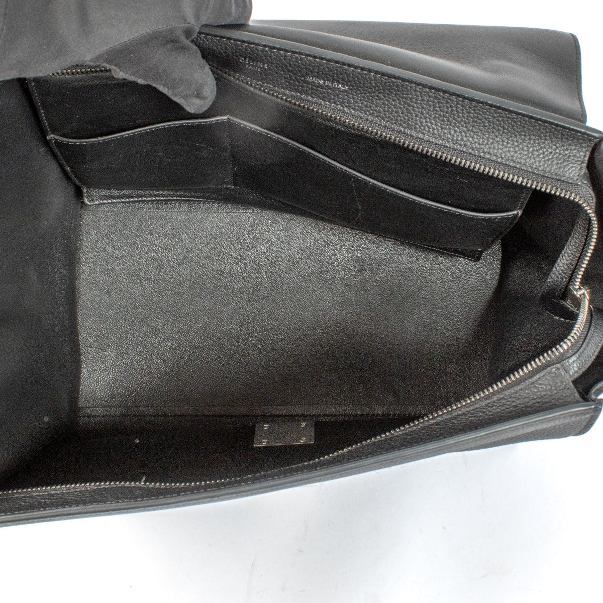 Shop 100% authentic secondhand Céline Black Medium Trapeze Top Handle Bag on Labellov.com