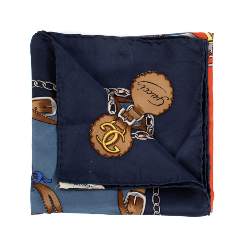 Shop safe online at Labellov in Antwerp and Knokke this 100% authentic second hand Gucci Blue Vintage Silk Scarf
