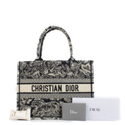 Shop safe online at Labellov in Antwerp, Brussels and Knokke this 100% authentic second hand designer Christian Dior Blue Toile de Jouy Reverse Medium Book Tote