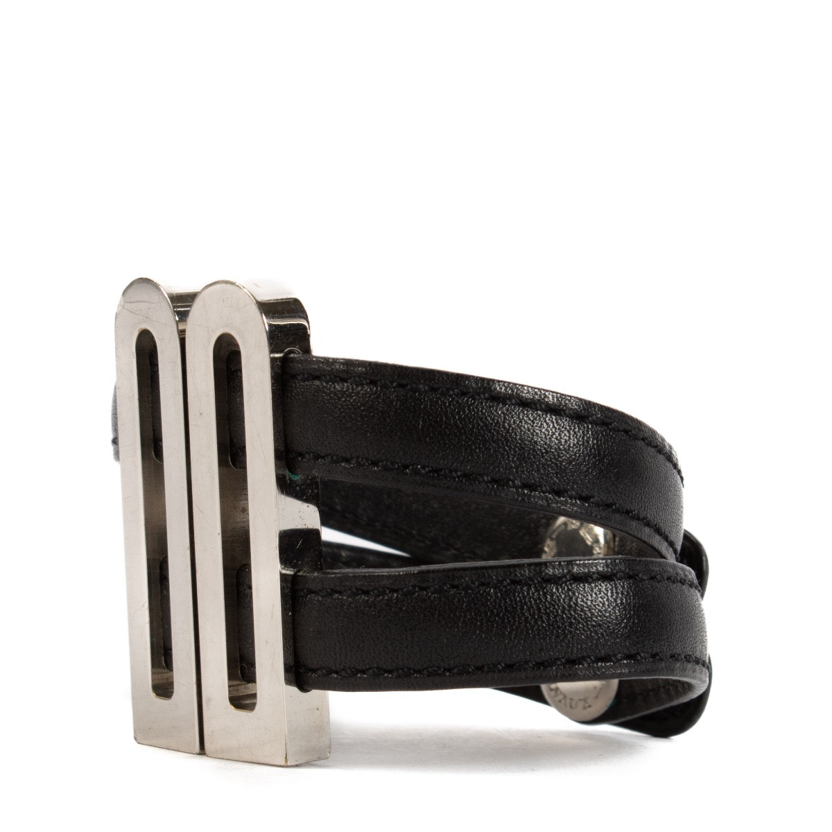 Shop safe online at Labellov in Antwerp, Brussels and Knokke this 100% authentic second hand Delvaux Black D Clic Bracelet