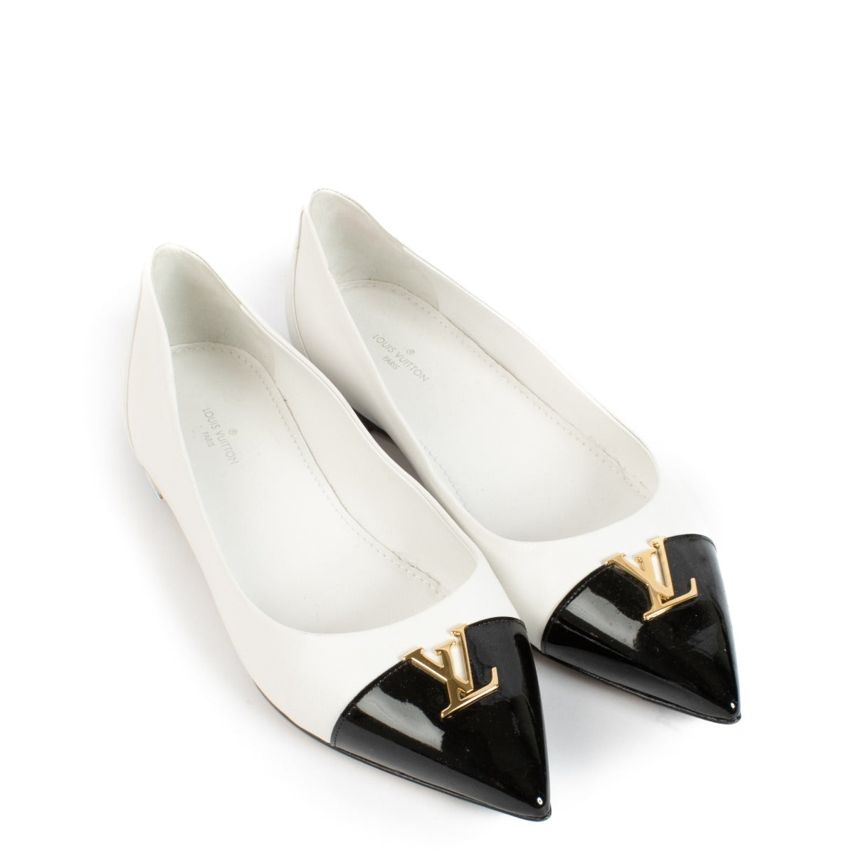 Louis Vuitton White Flats - Size 39, with black toe cap, gold LV logo hardware, minor wear on the upper and sole. Shop now on Labellov.com