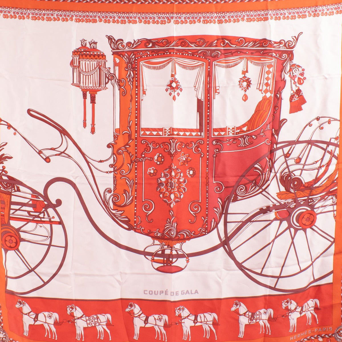 Foulard Hermès Coupé de Gala Wash en soie 90