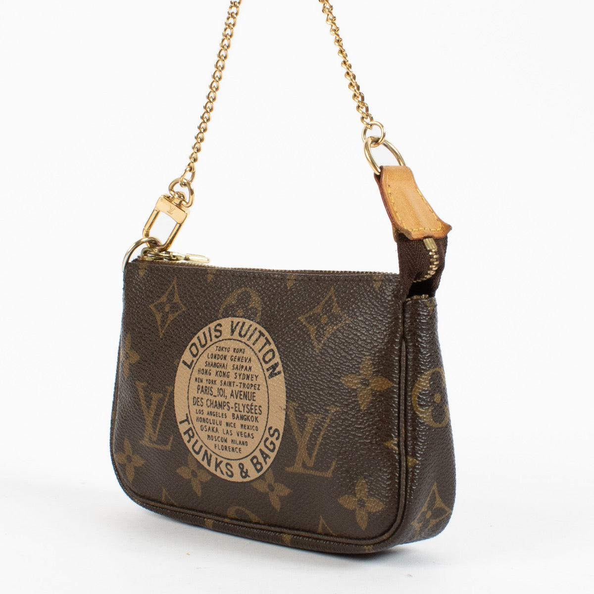 Shop safe online at Labellov in Antwerp, Brussels and knokke this 100% authentic second hand Louis Vuitton Monogram Trunks and Bags Mini Pochette