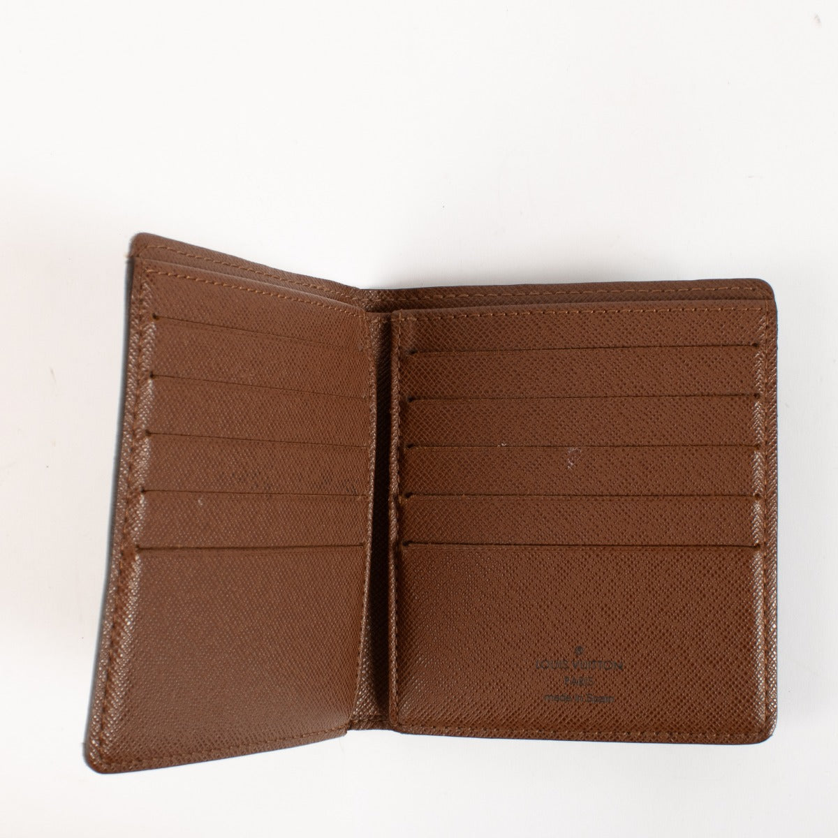 Shop safe online at Labellov in Antwerp, Brussels and Knokke this 100% authentic second hand Louis Vuitton Monogram Wallet SD initials. Veilig online tweedehands Louis Vuitton Monogram Wallet SD initials bij Labellov.