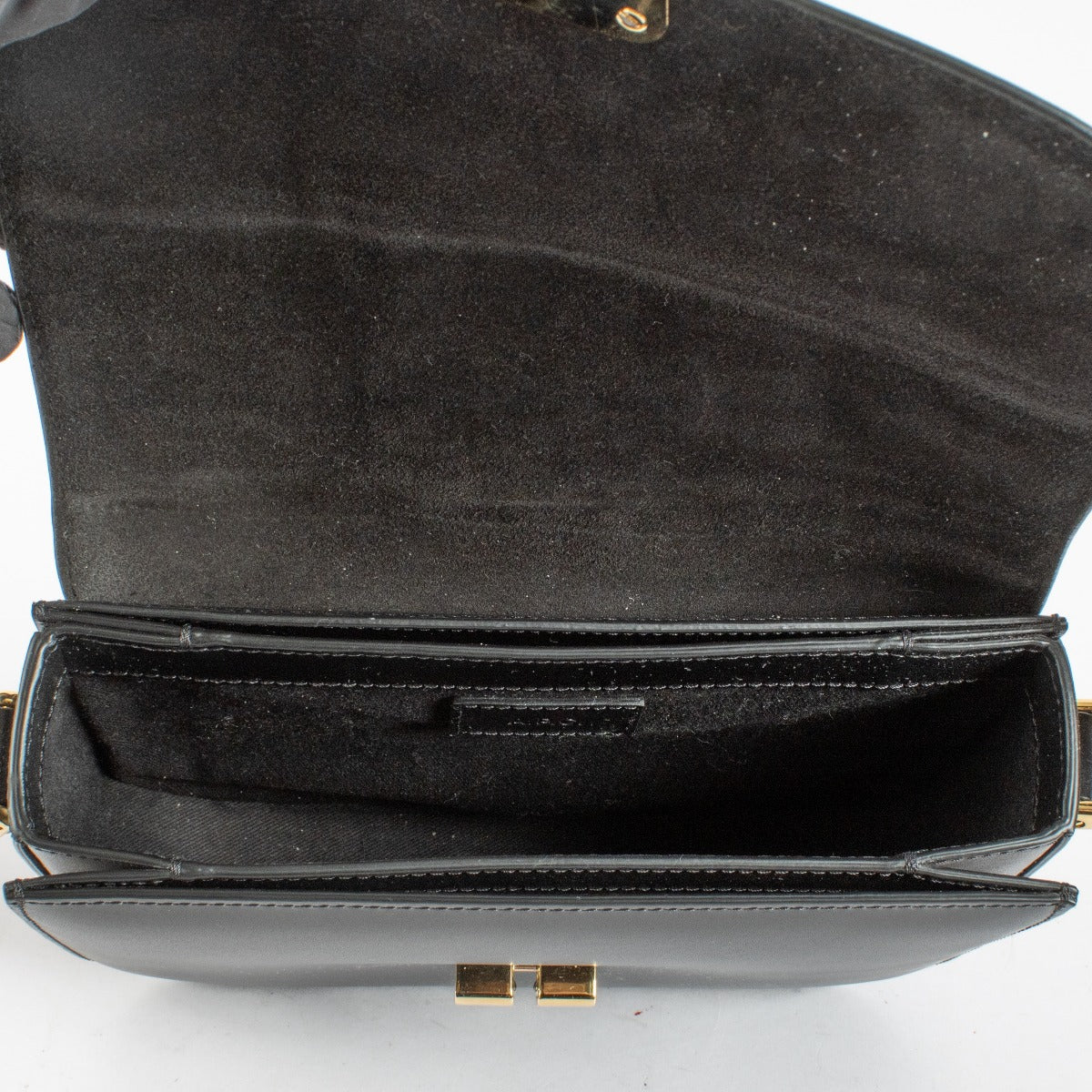 A.P.C. black leather shoulder bag with gold-tone hardware in very good condition at Labellov.com