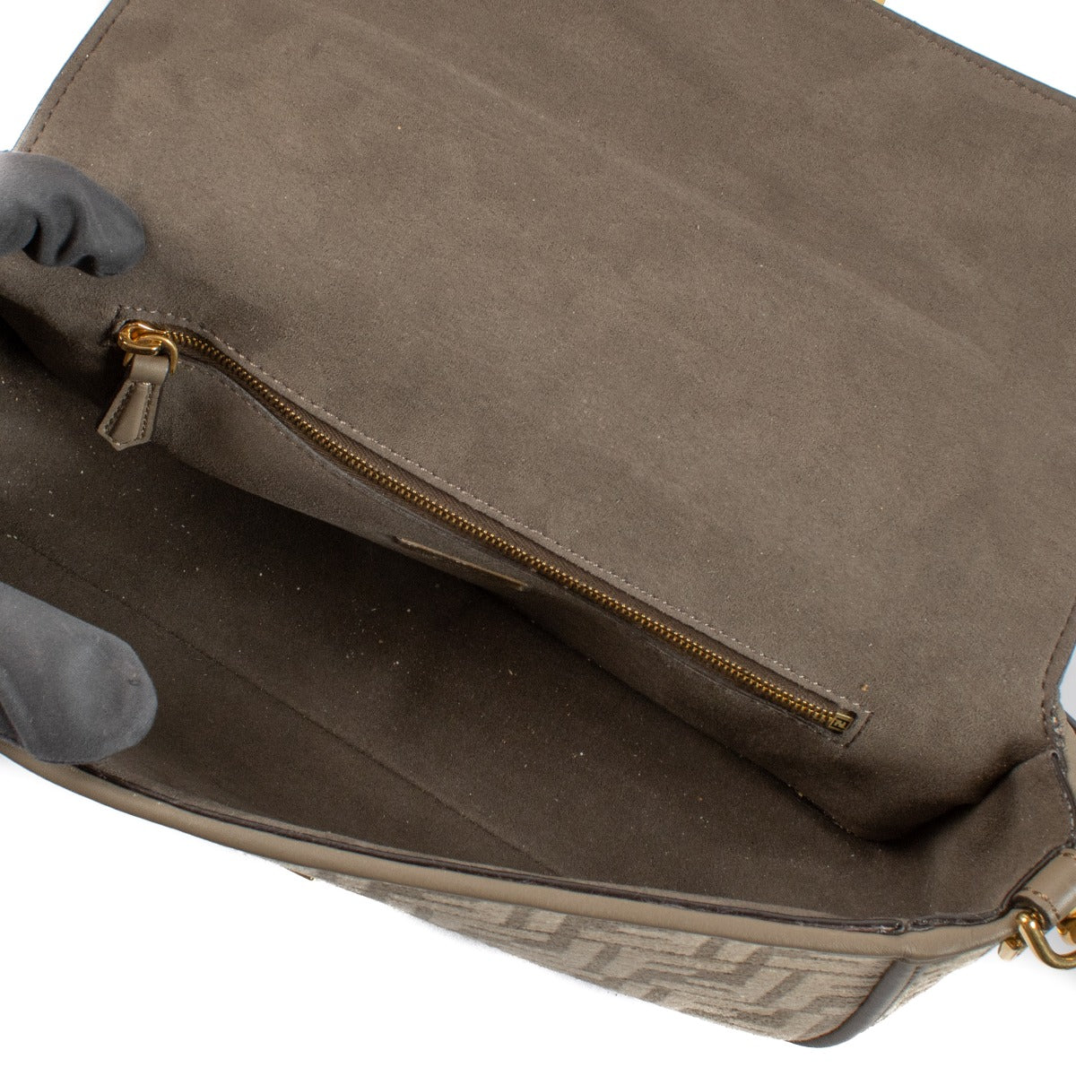 Shop 100% authentic secondhand Fendi Taupe Tapestry FF Tortora Nuvola Ovier Baguette on Labellov.com