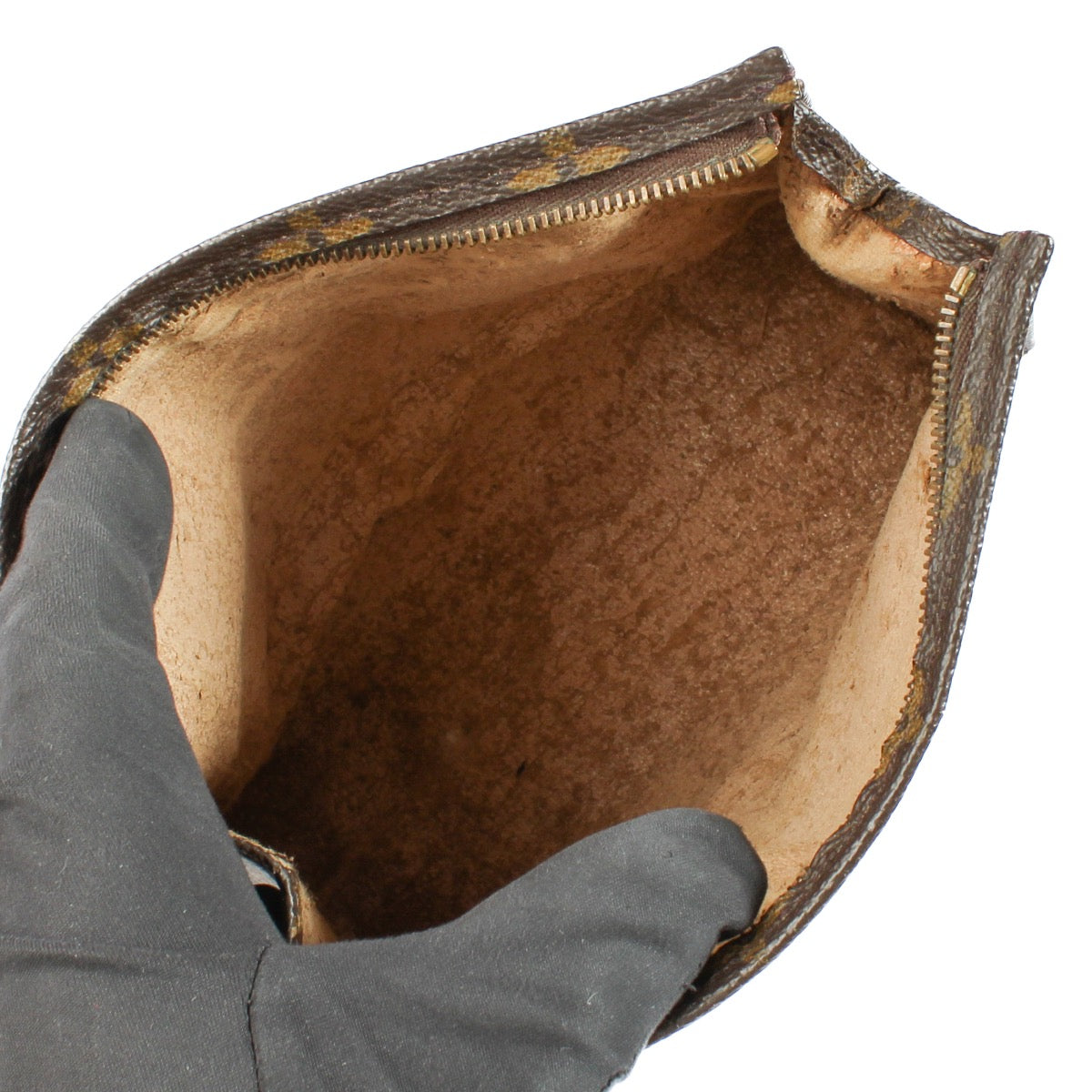 shop 100% authentic second hand Louis Vuitton Monogram Toilet Pouch 19 on Labellov.com