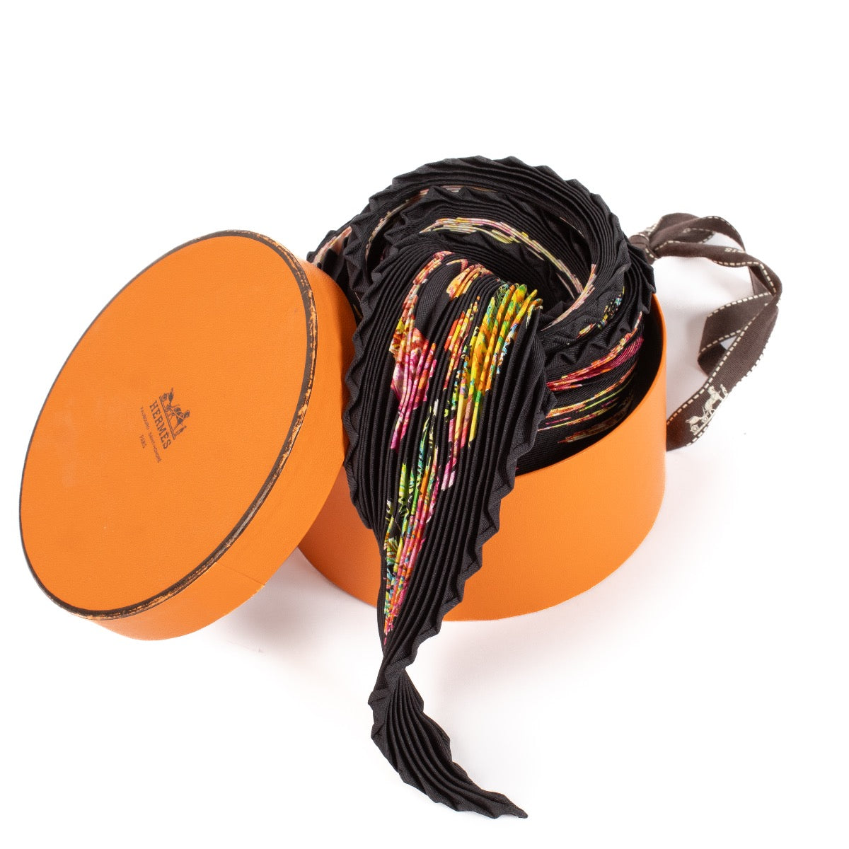 shop 100% authentic second hand Hermès Black Plissé Scarf on Labellov.com