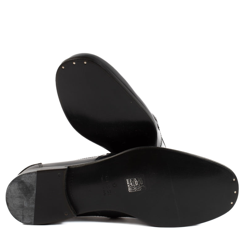 shop 100% authentic second hand Gucci Black Loafers - Size 9 1/2 on Labellov.com
