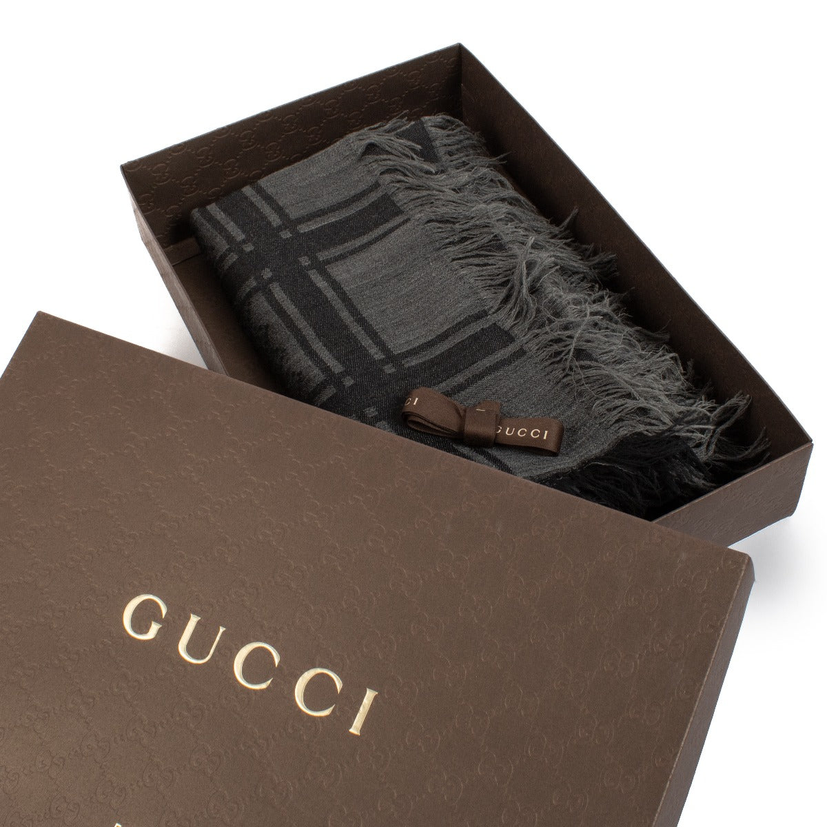 shop 100% authentic second hand Gucci Grey GG Shawl on Labellov.com