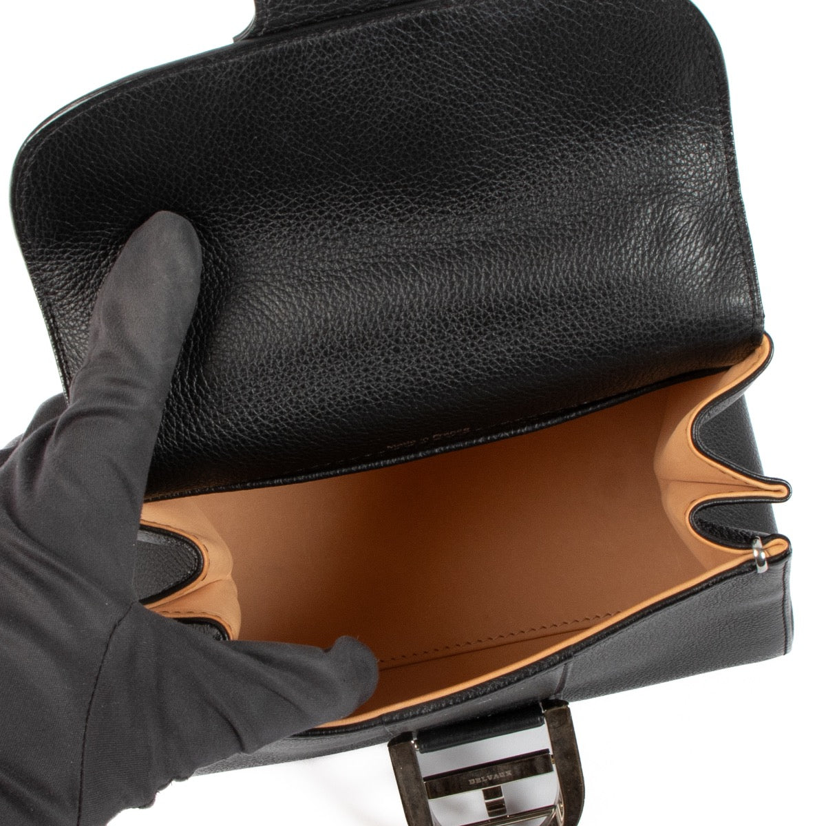 Shop safe online at Labellov in Antwerp, Brussels and Knokke this 100% authentic second hand Delvaux Black Rodeo Calf Mini Brillant + Strap.