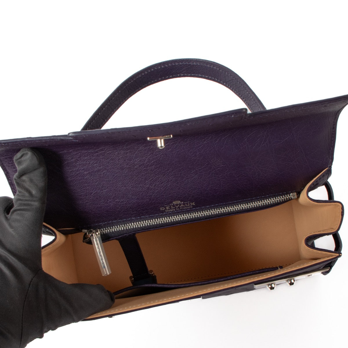 Shop safe online at Labellov in Antwerp, Brussels and Knokke this 100% authentic second hand Delvaux Purple Ostrich Tempête MM. veilig online tweedehands authentieke Delvaux Purple Ostrich Tempête MM kopen bij Labellov.