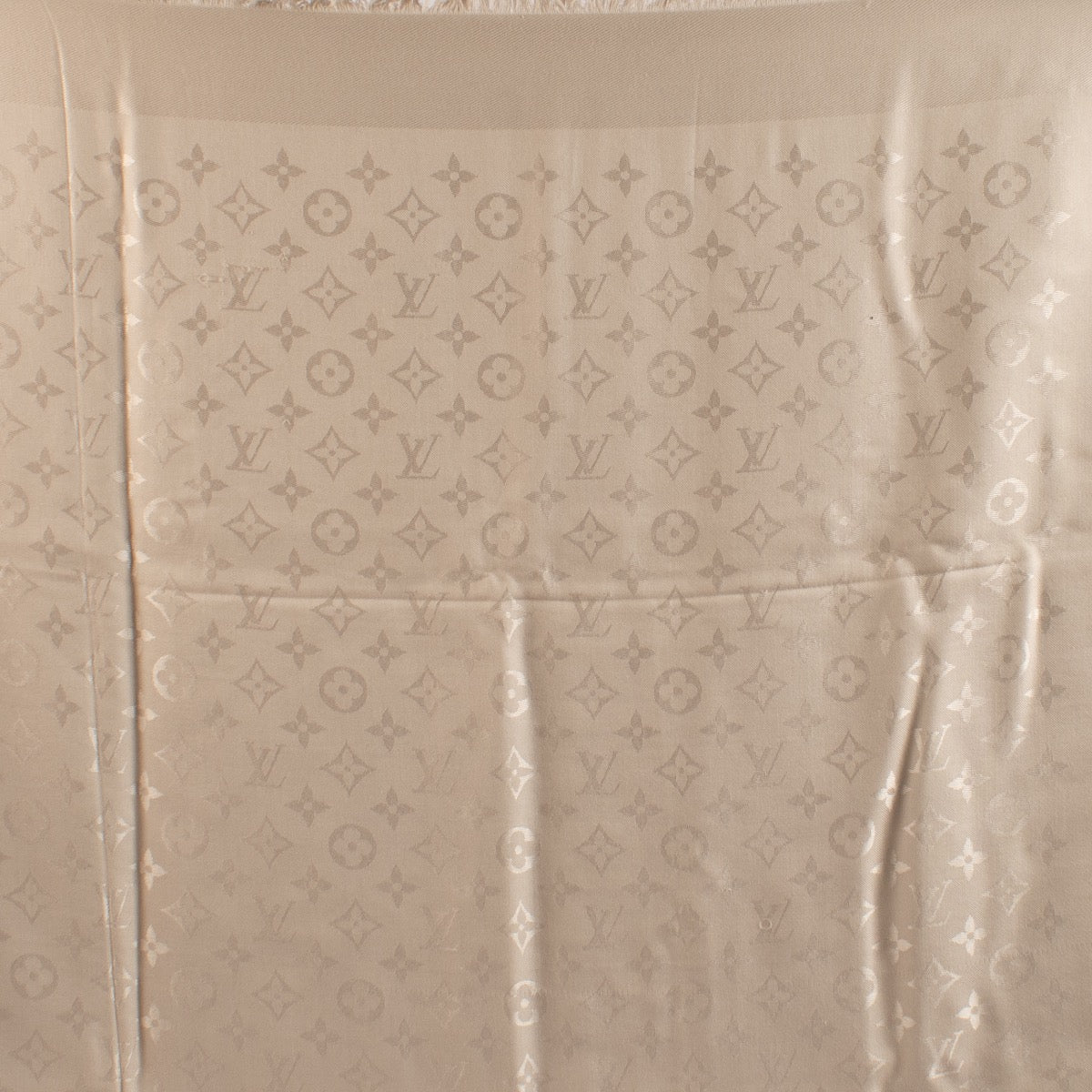 shop 100% authentic second hand Louis Vuitton Monogram Classique Shawl on Labellov.com